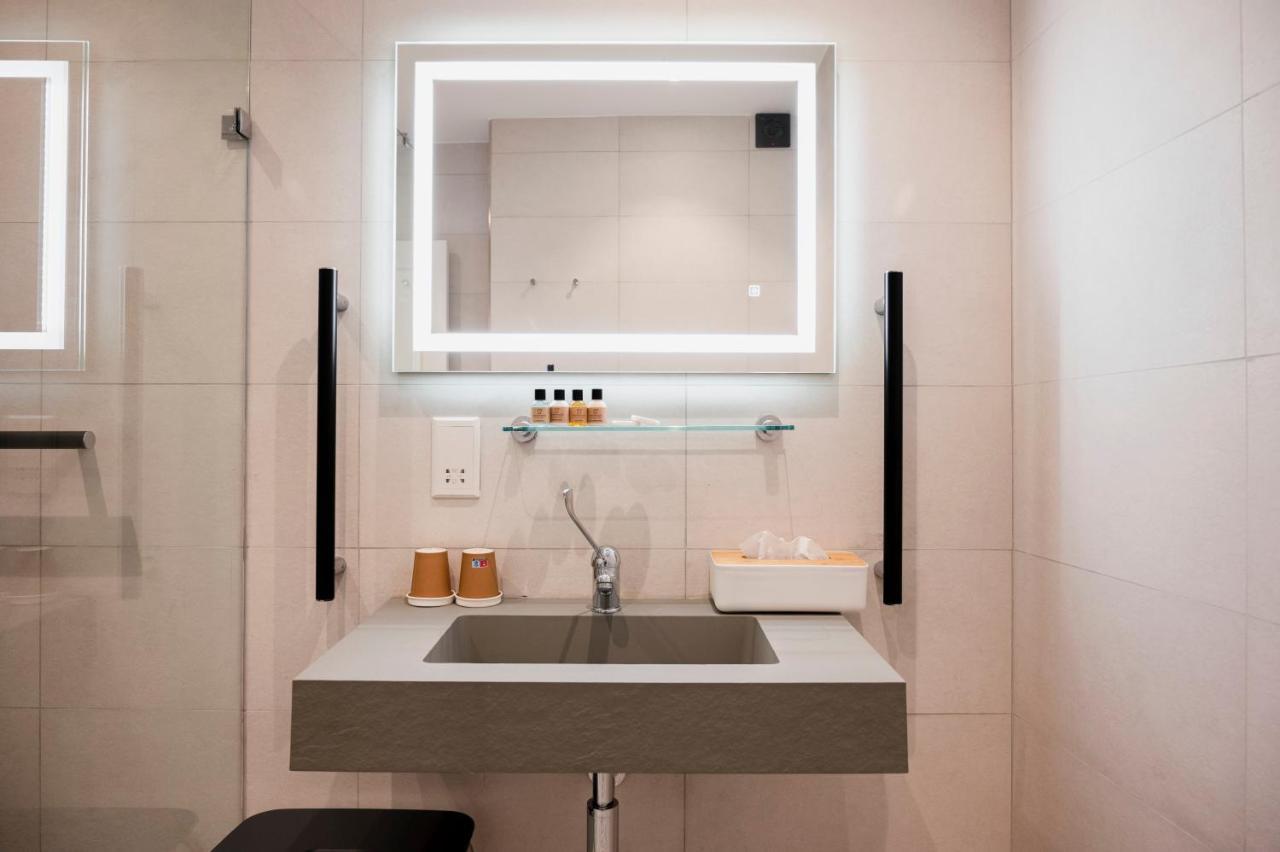 Townhouse17 Boutique Bed & Breakfast 빅토리아 외부 사진